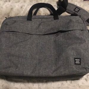 Herschel Supply Gibson Messenger Bag